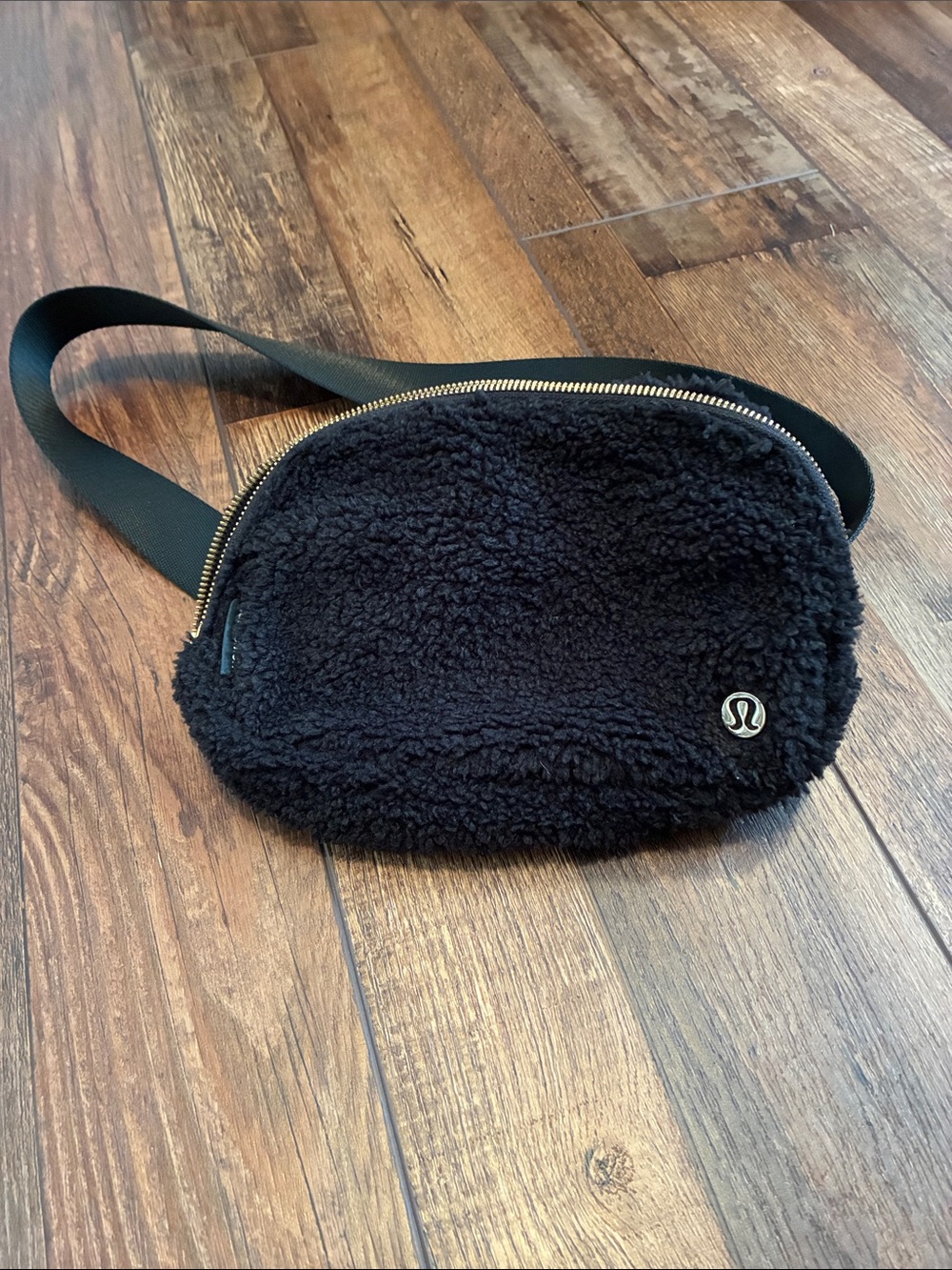 lululemon athletica Black Sherpa Crossbody Belt Bag